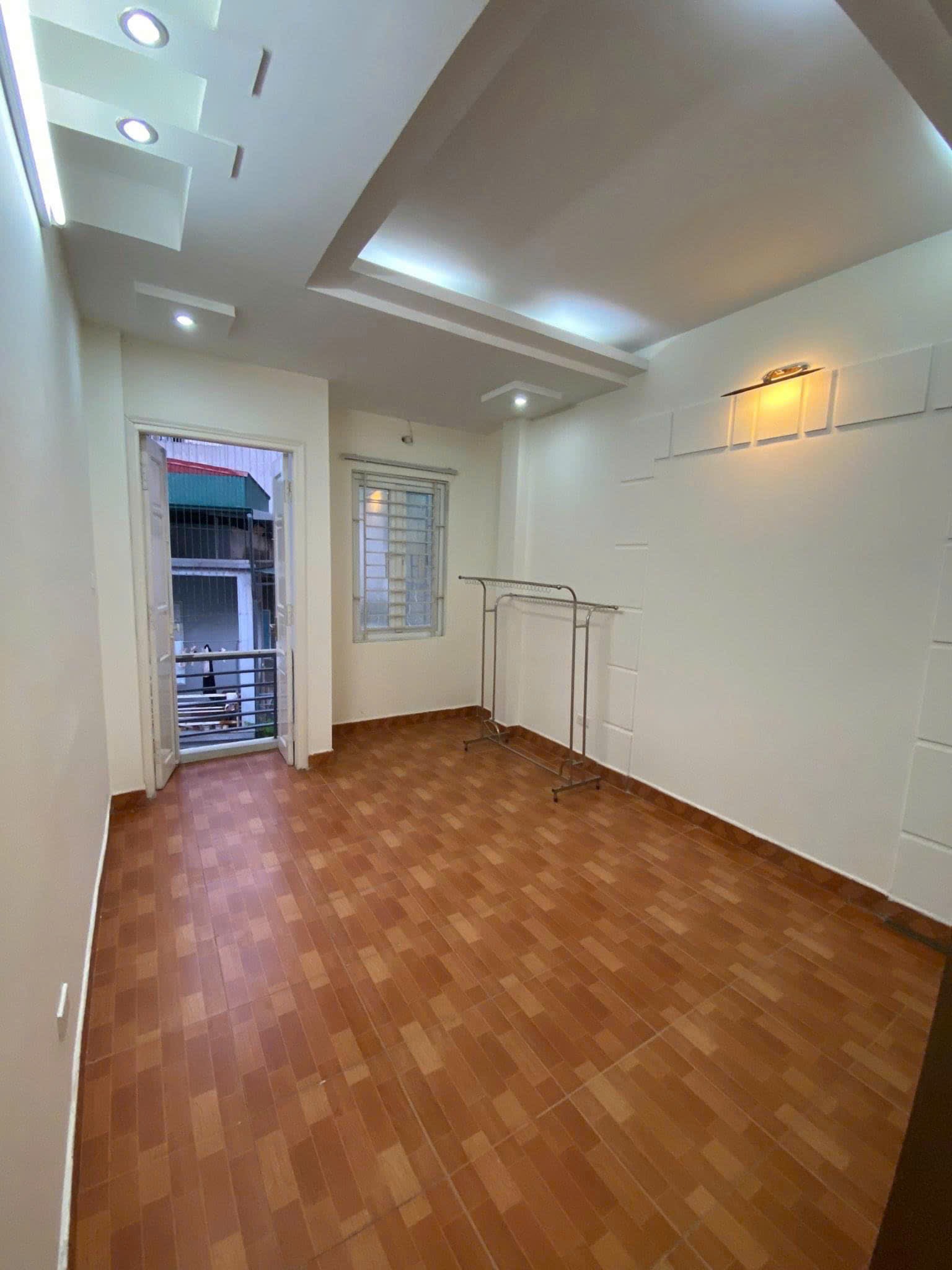 Cho thuê nhà Phố Yên Hoà, 5 tầng x 30m2, 3 ngủ, 14 Triệu - Ảnh 1